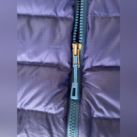 Patagonia women’s down vest. Size L. EUC; like new! Lightweight warmth. - Picture 5 of 10